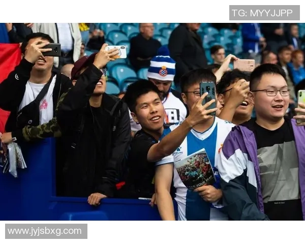 每日星报：谢周三一球迷借款给球队100万，匿名且不收利息